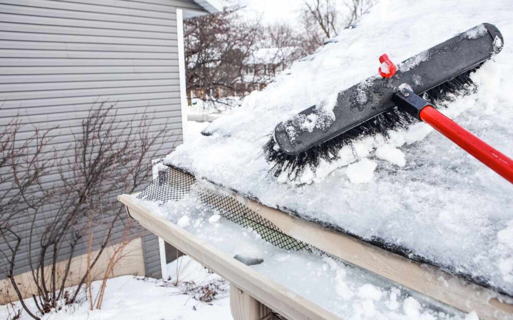How to Prepare Your Roof for Winter in Maine: